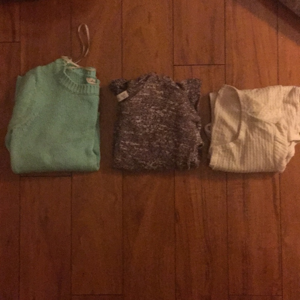 BUNDLE BARGAIN Sweaters Sizes S-M